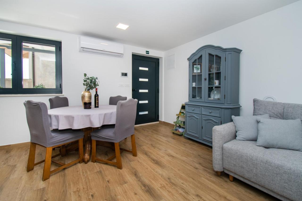 Apartmani Monika 자보리치 외부 사진